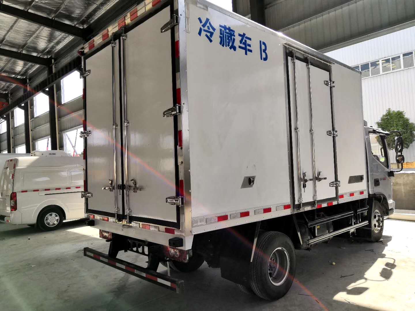 福田奥铃捷运4.2米冷藏车