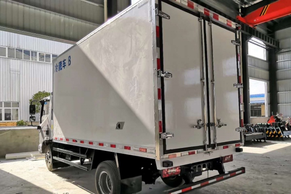 福田奥铃捷运4.2米冷藏车
