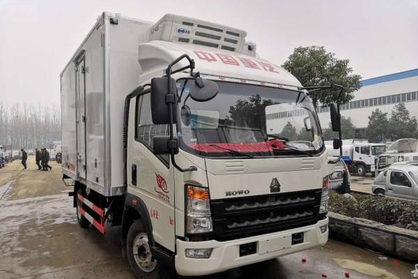 重点推荐中国重汽豪沃4.2米冷藏车