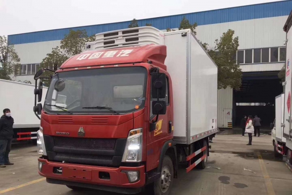 重点推荐中国重汽豪沃4.2米冷藏车