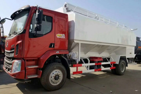柳汽乘龙14吨（28）方散装饲料车
