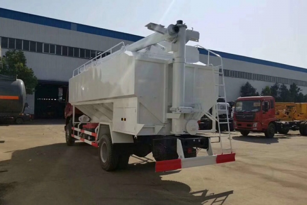 柳汽乘龙14吨（28）方散装饲料车