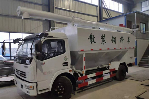 东风多利卡6吨（12方）散装饲料运输车