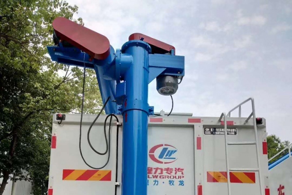 东风天龙前四后八40方散装饲料运输车