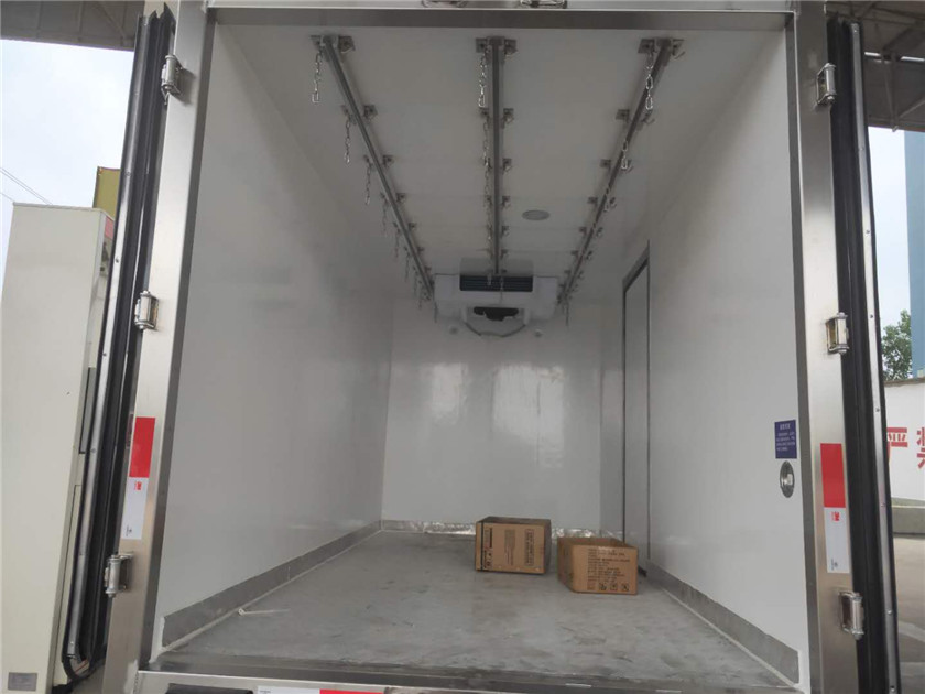 (国六)东风逸途汽油冷藏车