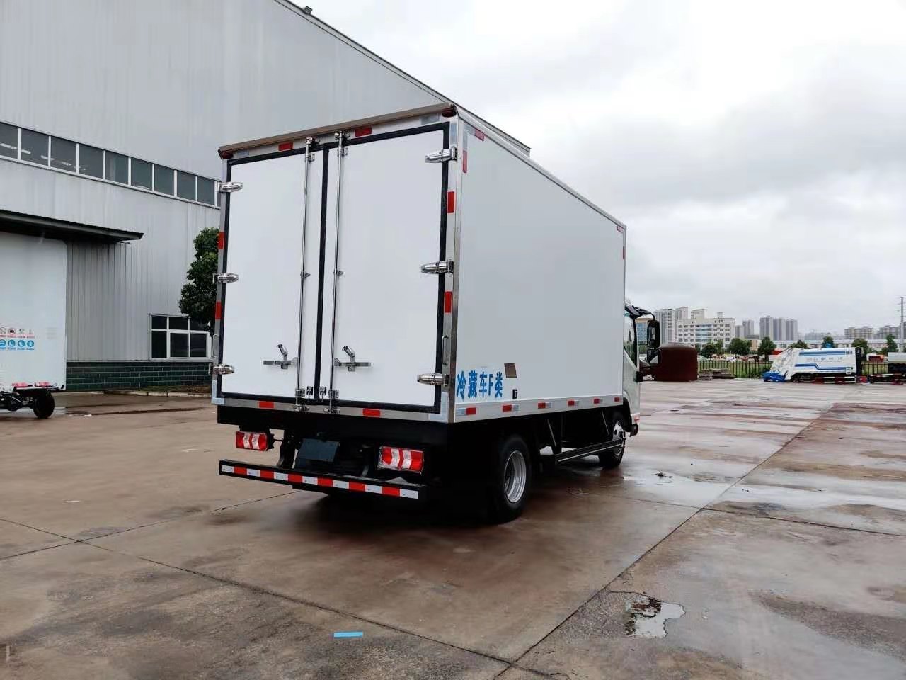 江淮帅铃Q6国六160宽体冷藏车