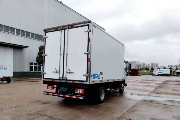 江淮帅铃Q6国六160宽体冷藏车
