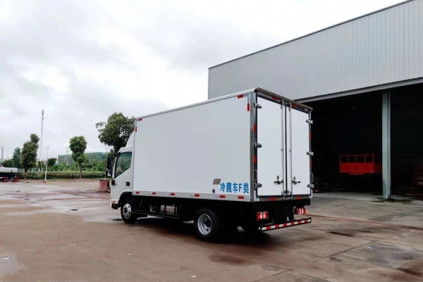 江淮帅铃Q6国六160宽体冷藏车