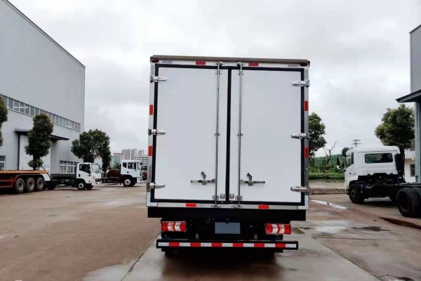 江淮帅铃Q6国六160宽体冷藏车
