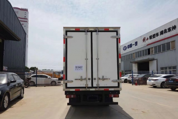 江淮康X5后双轮冷藏车3.5米